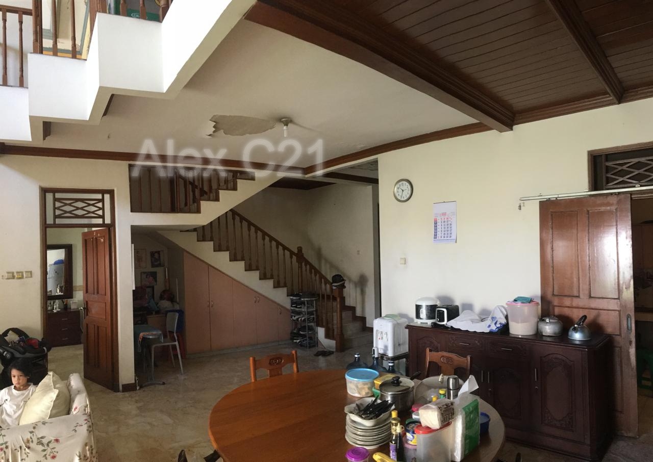 Dijual rumah lama di daerah Pejaten, Ragunan, Pasar Minggu