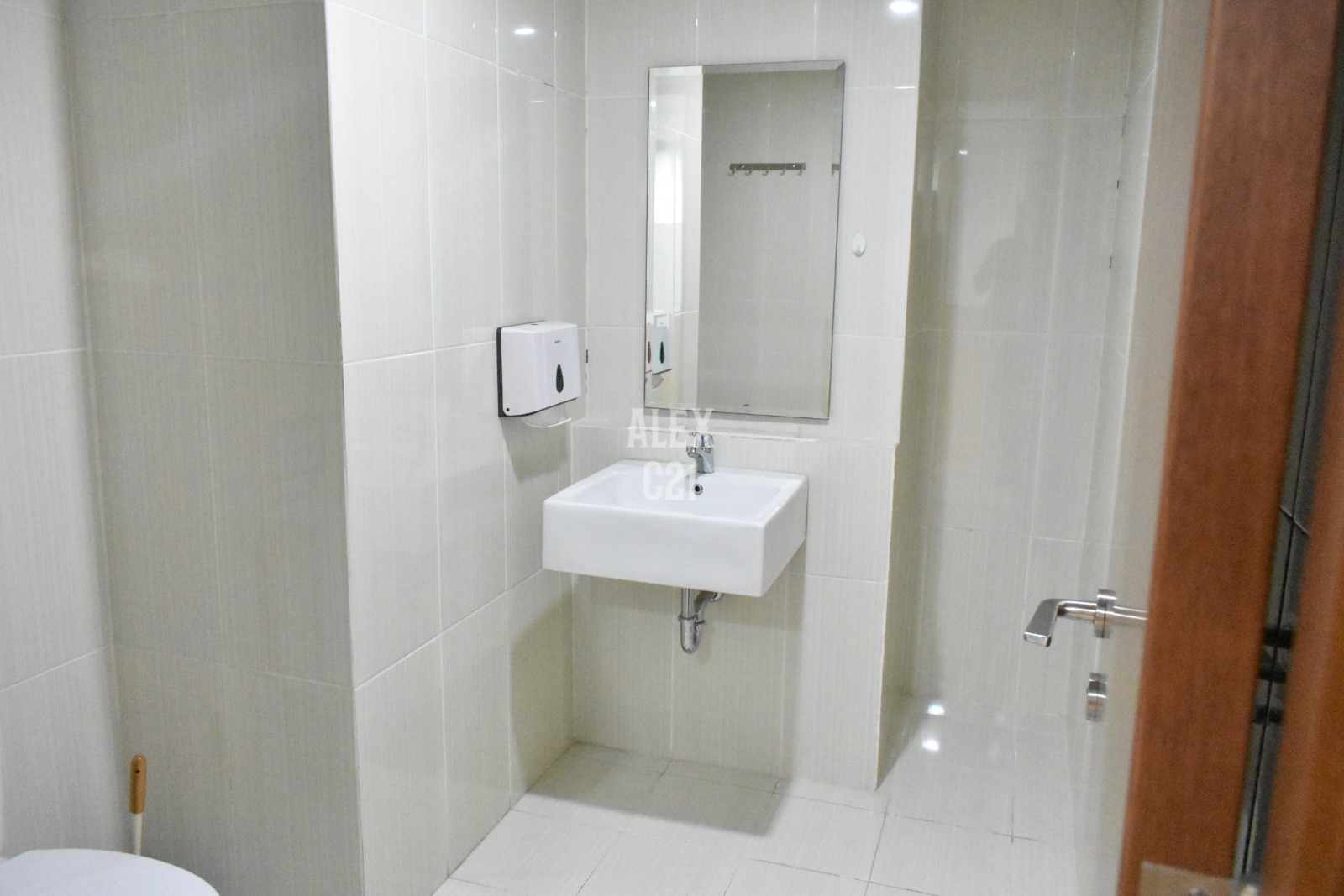 Di Jual Unit Apartemen Perkantoran SOHO Pancoran SEMI FURNISHED