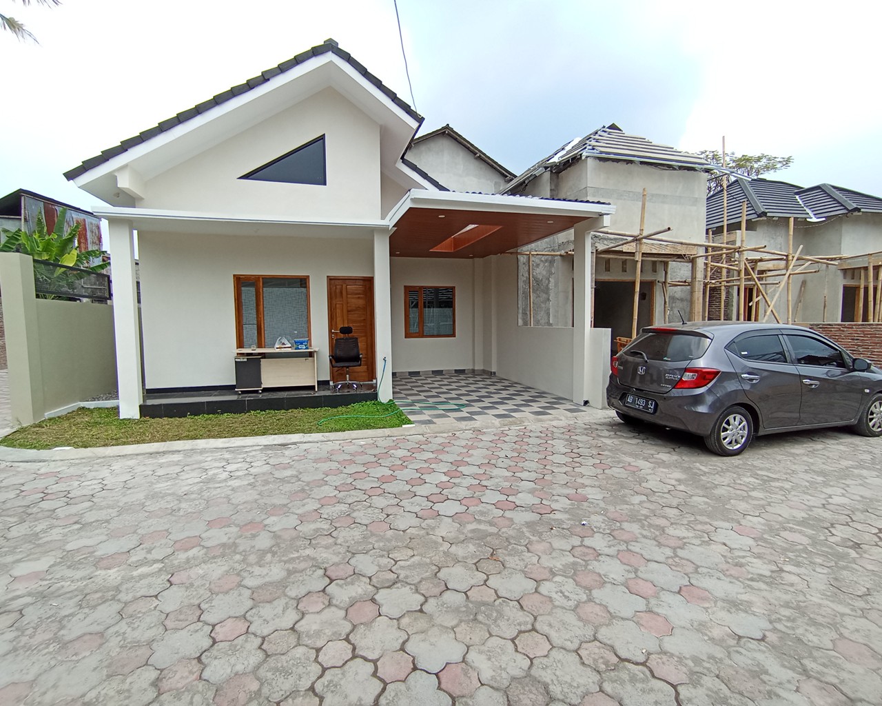 Rumah Murah Type 70 Strategis di Barat Jakal KM 12