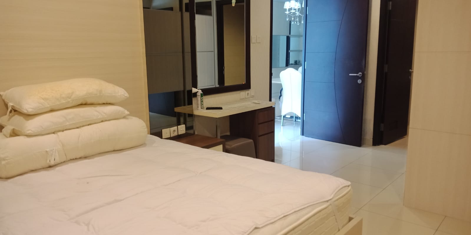 Dijual apartement kemang vilage Tower Cosmopolitan 2 BR furnish