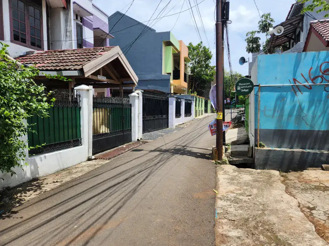 Rumah Ada Pool Area Pejaten Timur, 400 Meter Ke Jln Kemuning Ray