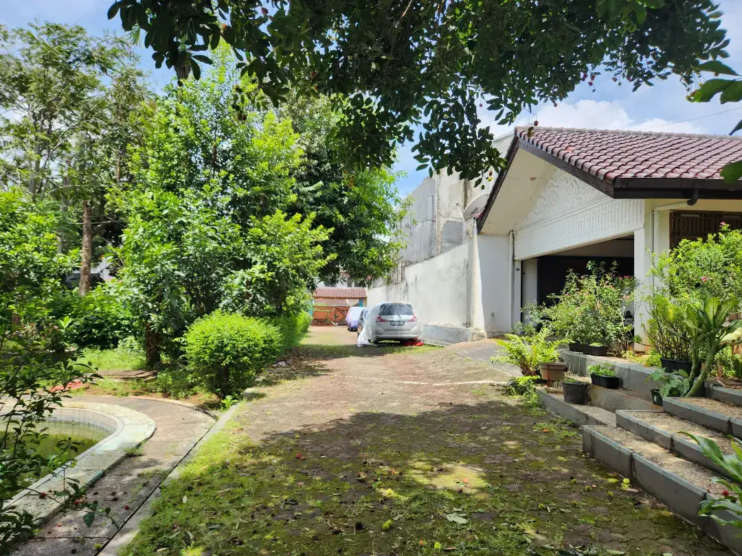 Rumah Ada Pool Area Pejaten Timur, 400 Meter Ke Jln Kemuning Ray