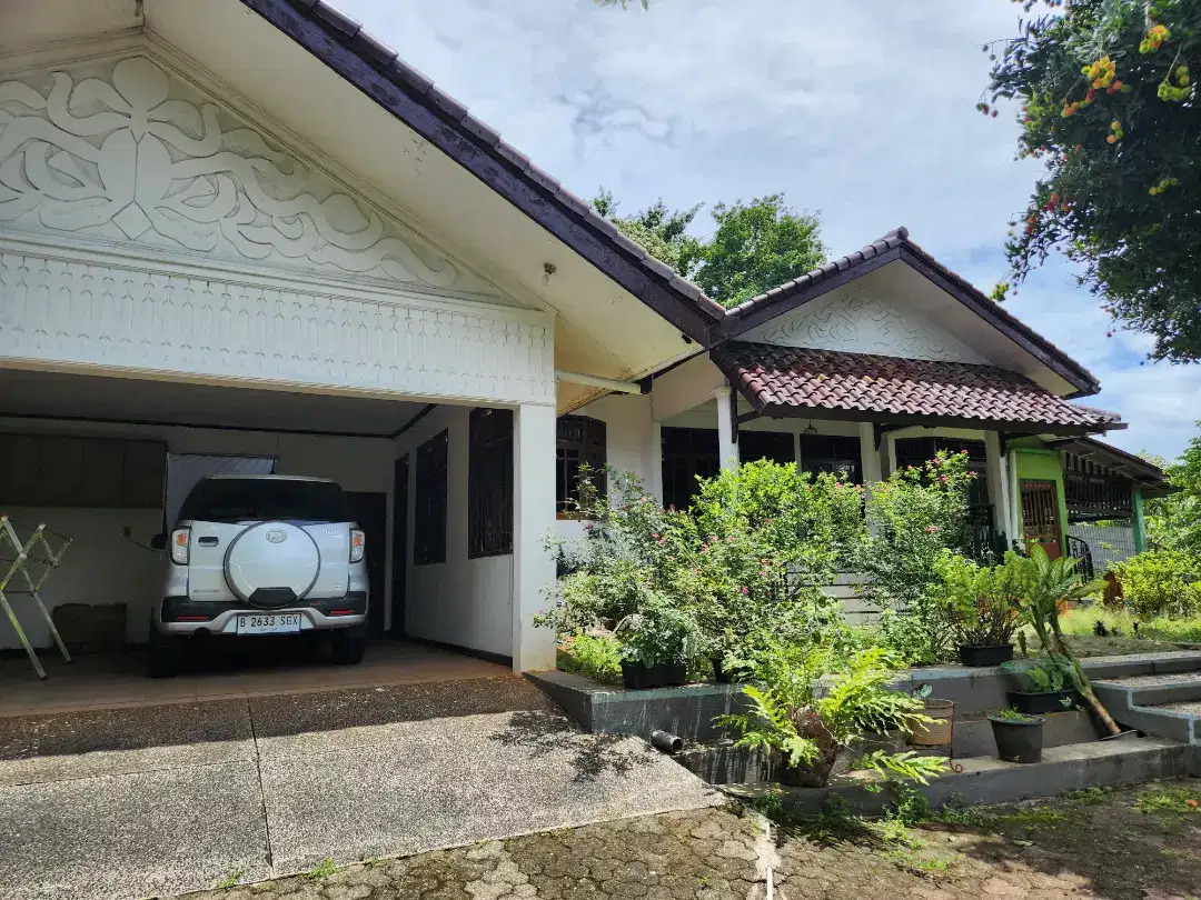 Rumah Ada Pool Area Pejaten Timur, 400 Meter Ke Jln Kemuning Ray