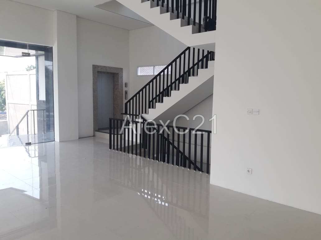 Dijual gedung baru di Matraman, Utan Kayu Selatan, Matraman