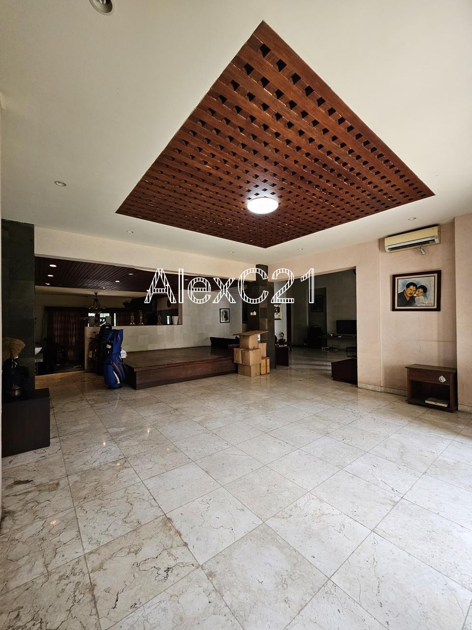Dijual rumah mewah elit dengan swimming pool di Area Melawai