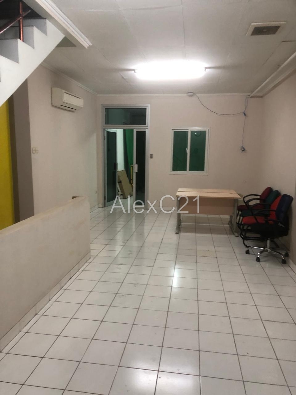 Disewakan ruko 4 lantai diarea Kebon Jeruk RCTI, Srengseng