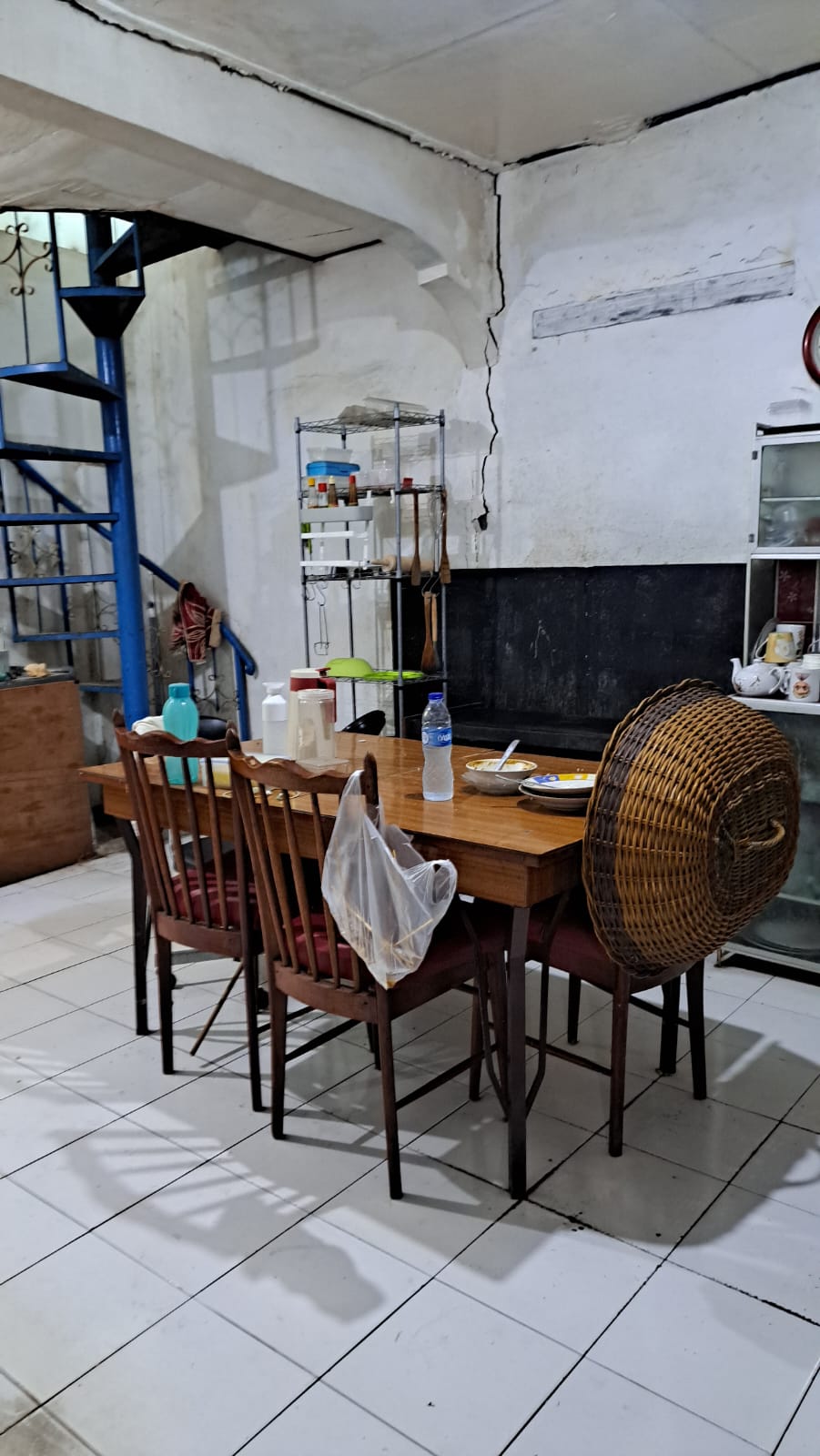 Di Jual Rumah 2 Lantai di Jalan Menteng Atas, Setiabudi, Jaksel