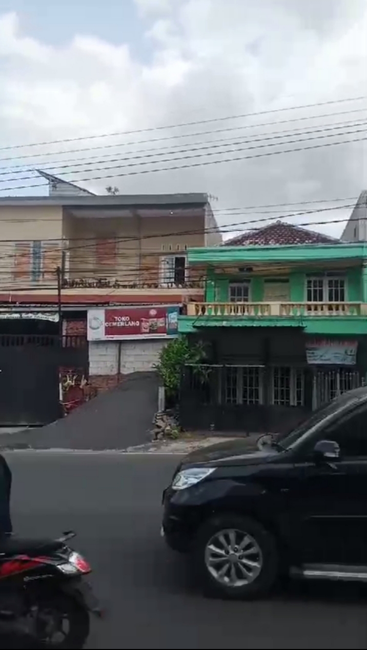 Rumah jl poros ke kota batu malang 2 lantai BU