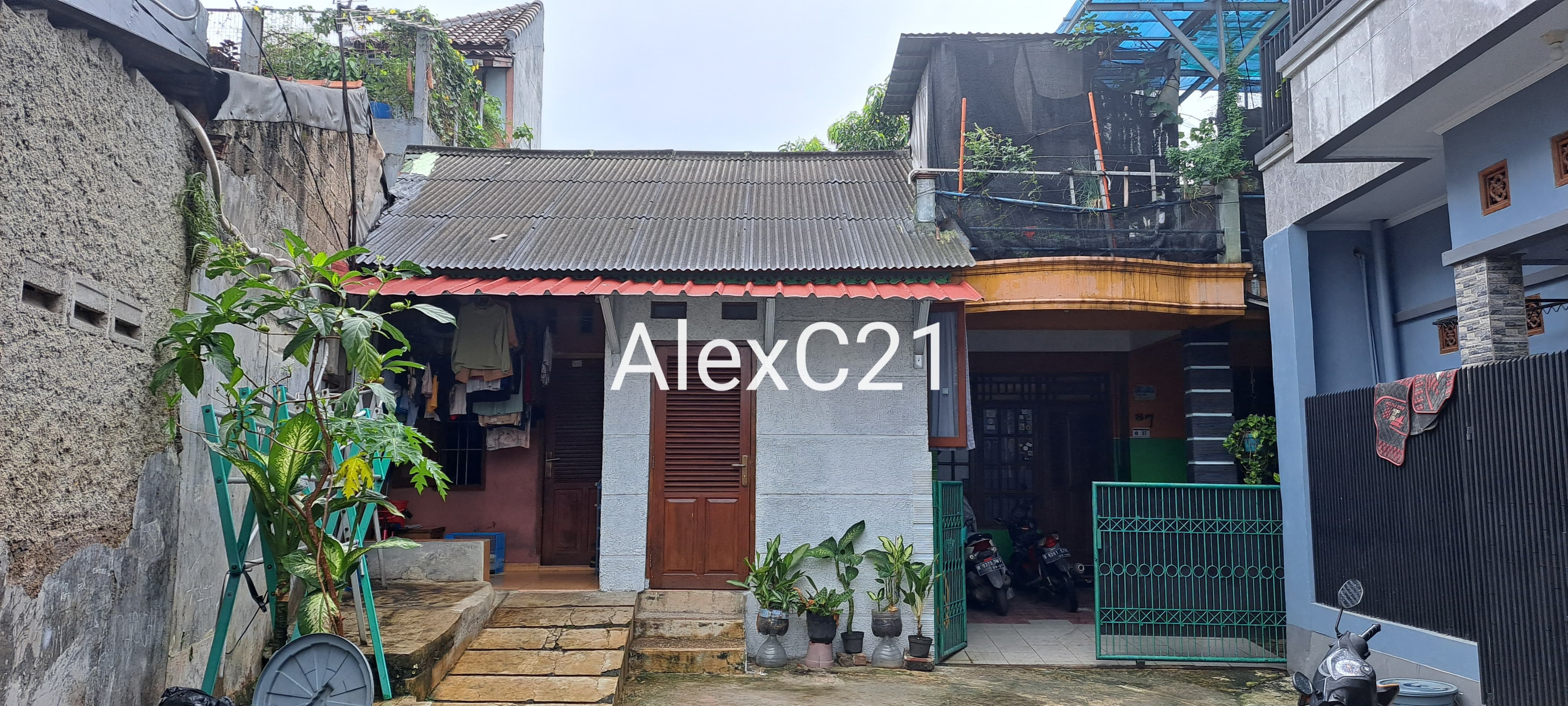 Dijual Rumah + 2 rumah Kontrakan dan Tanah di Jagakarsa, Jakarta