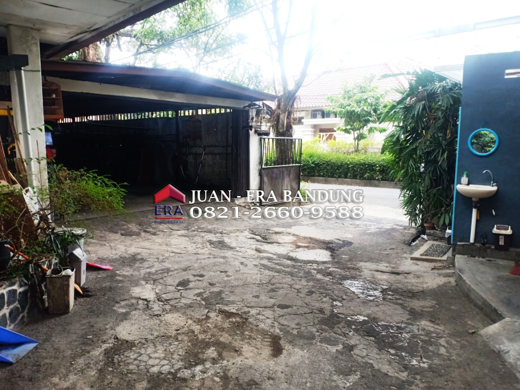 Rumah model Belanda sayap Dago dekat sekolah Aloysius