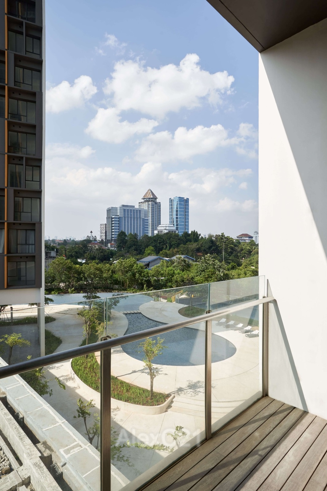 Dijual dan disewakan 3 bedrooms Private Lift  Izzara Apartemen
