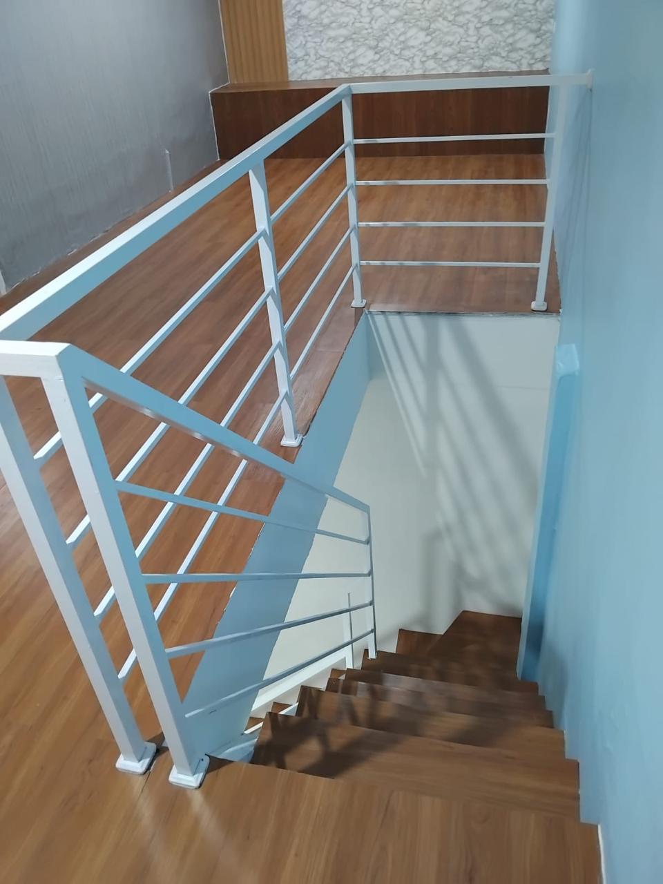 Dijual (b.u.b) rumah 2 lantai bagus lt 78/120 Karawaci Residence