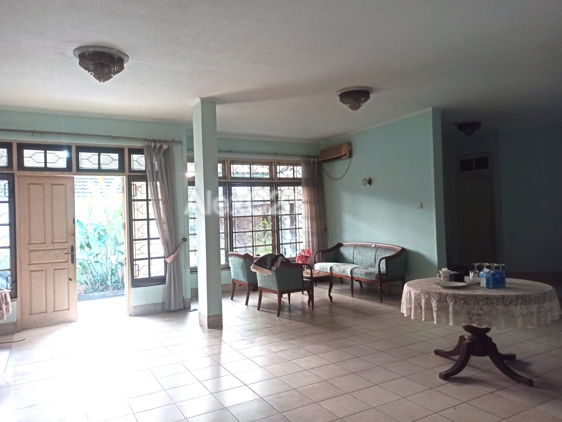 Dijual rumah Luas dengan Pool di Jl.bangka, Mampang Prapatan,
