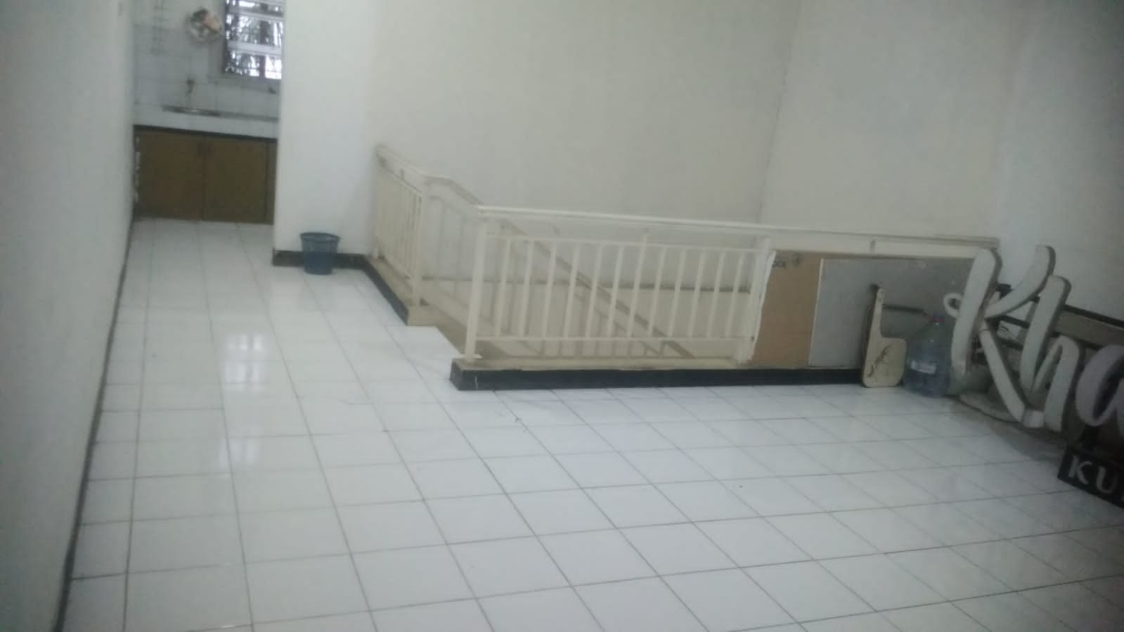 Di jual cepat ruko di jln Gading Sumarecon Serpong Tangsel