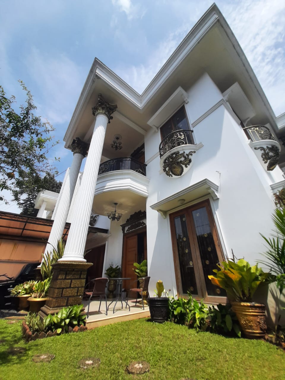 Dijual rumah komplek classic hook furnished cantik di Petukangan