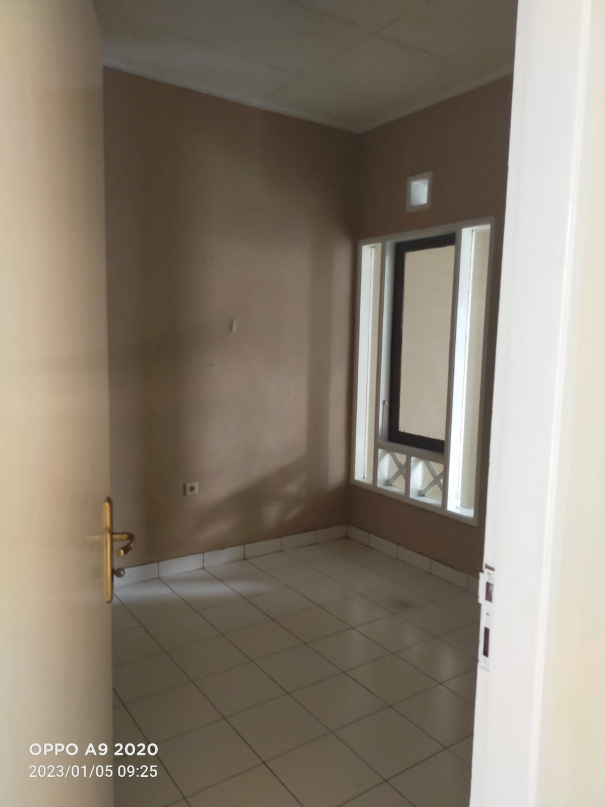 Dijual rumah di Taman royal, Tanah Tinggi, Tangerang