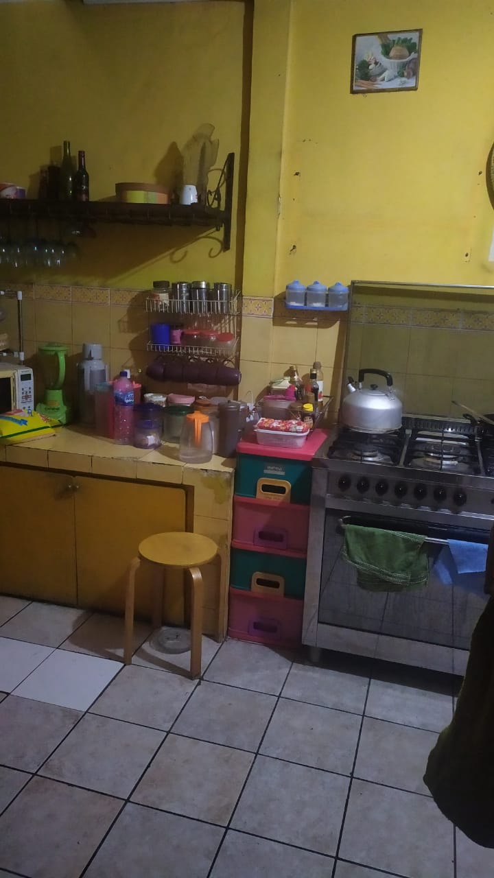 Dijual rumah komplek 3 muka di Villa Pamulang, Pondok Benda