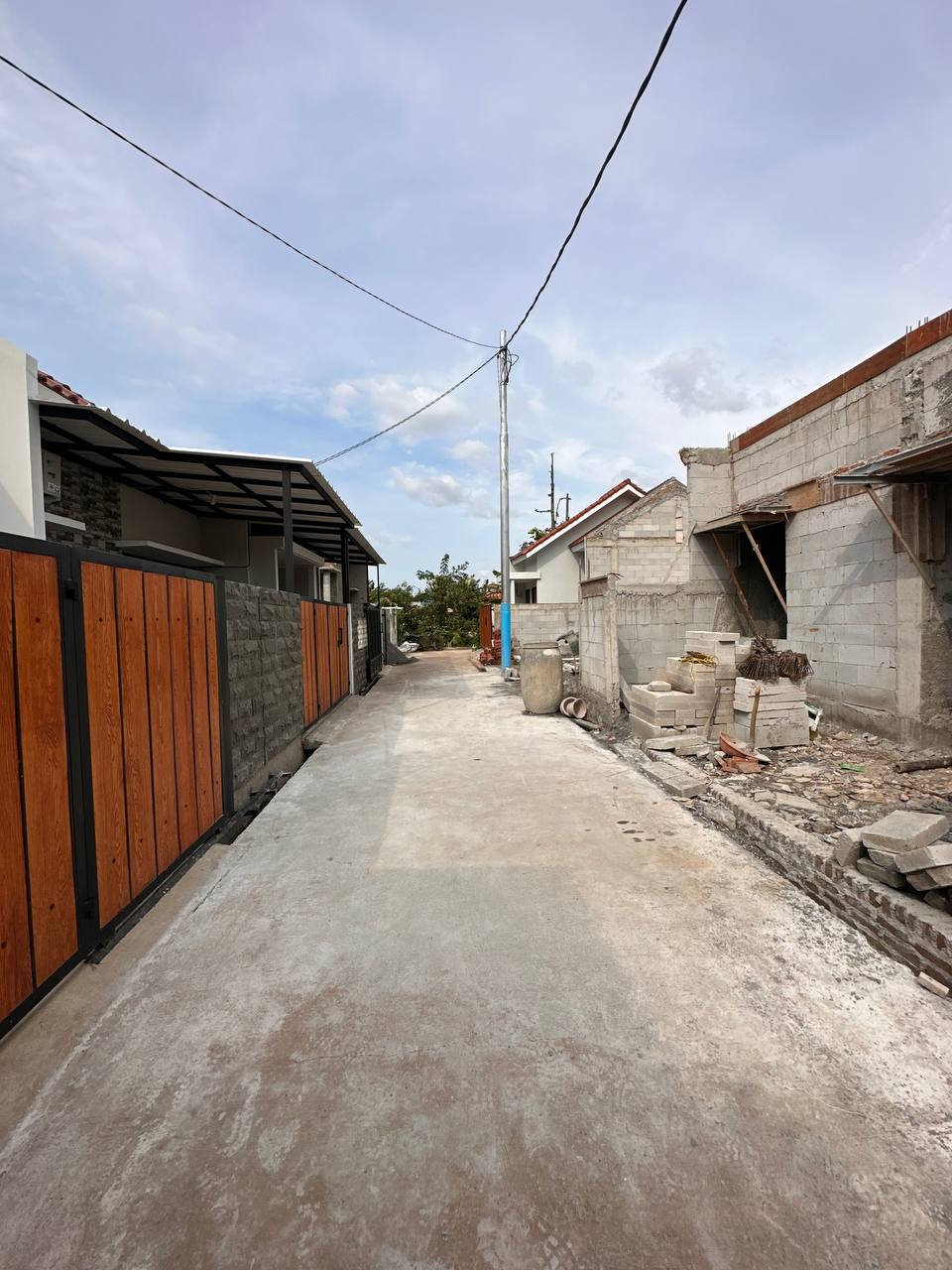 Rumah minimalis ekonomis Bambu Apus House Cipayung Jakarta Timur