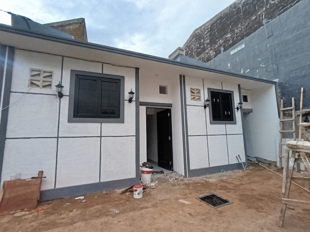 Rumah minimalis dekat PGC Cililitan Kramatjati Jakarta Timur