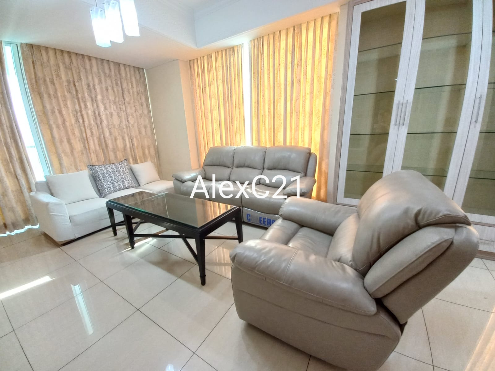 Dijual disewakan Private Lift Apartemen Kemang Village