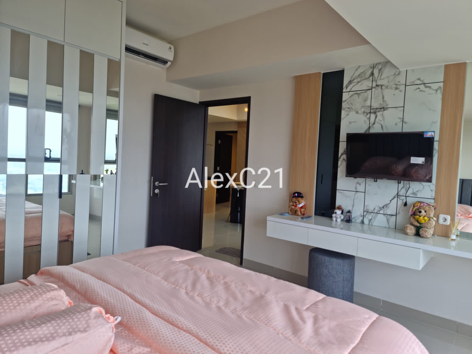 Dijual Apartemen St Moritz Presidential Suite,  Kembangan