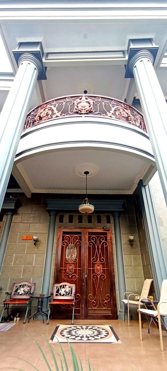 Dijual rumah mewah di Kramat Jati, Jakarta Timur
