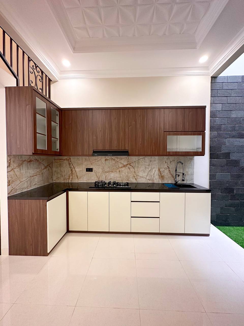 Di jual rumah cantik di ppndok bambu