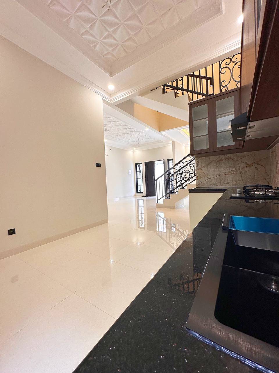 Di jual rumah cantik di ppndok bambu