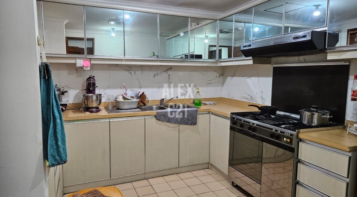 Dijual B U Apartemen Grand Tropic Tomang Grogol Petamburan