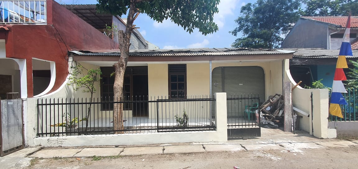 Dijual rumah komplek butuh renov di Cipayung, Ciputat, Tangerang