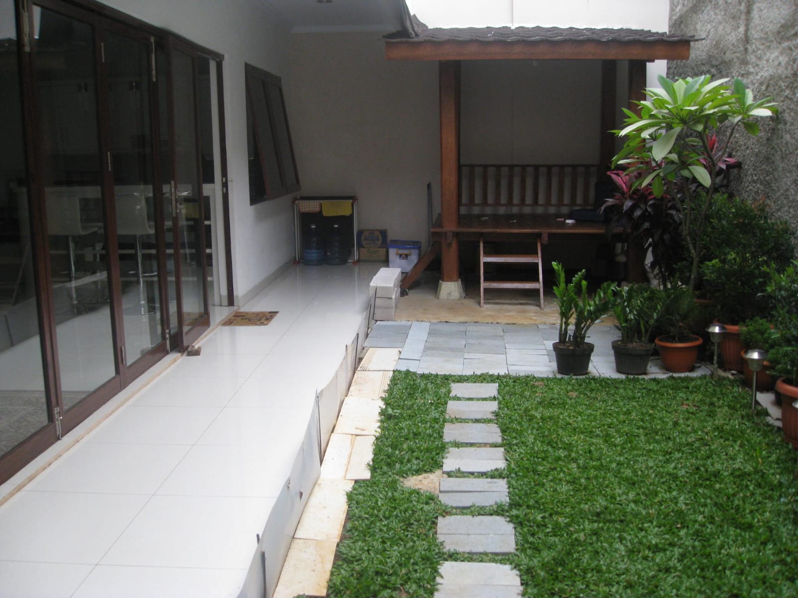 Dijual rumah hook di Tanjung Barat, Jagakarsa, Jakarta Selatan