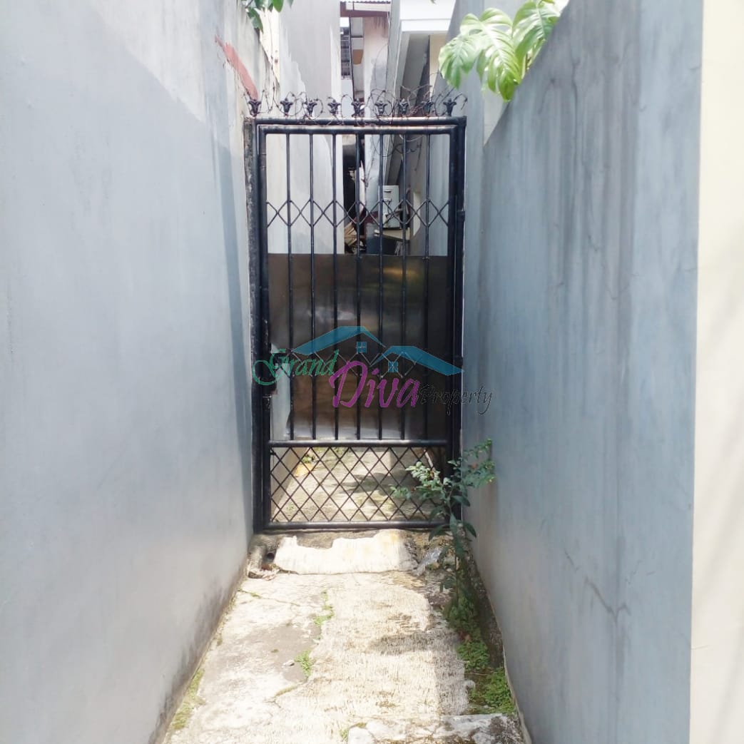 RUMAH + 8 KAMAR KOS-KOSAN DI JAKARTA SELATAN