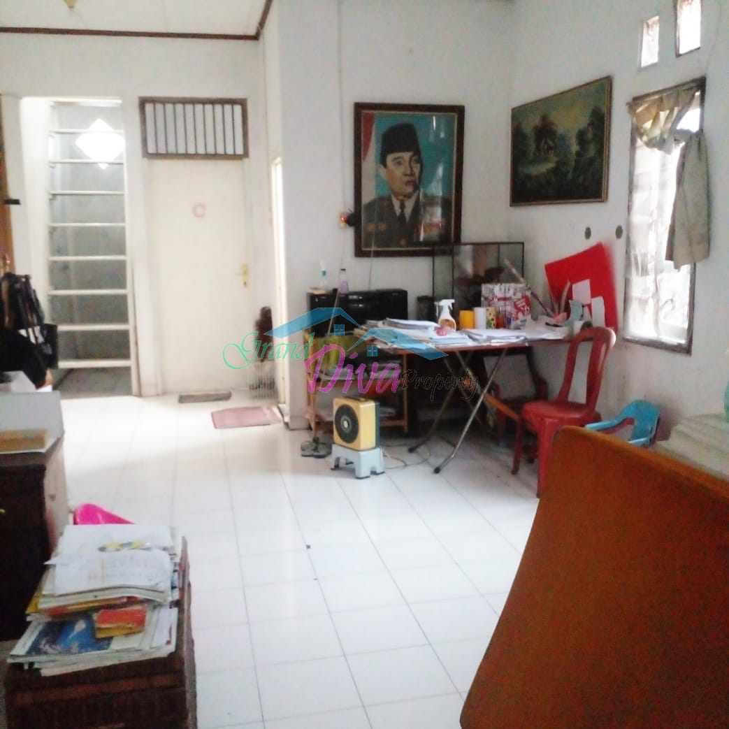 RUMAH + 8 KAMAR KOS-KOSAN DI JAKARTA SELATAN