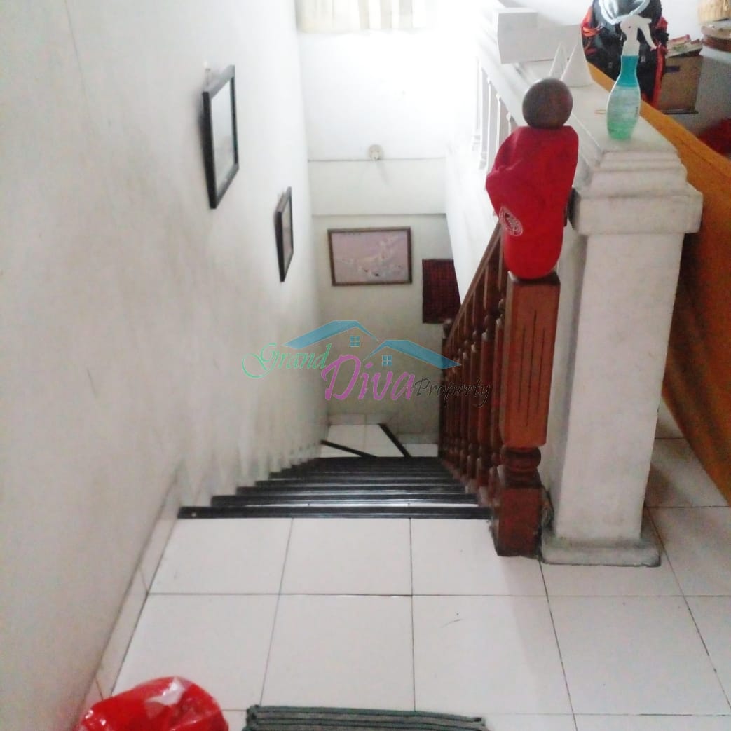 RUMAH + 8 KAMAR KOS-KOSAN DI JAKARTA SELATAN