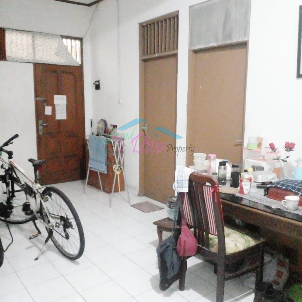 RUMAH + 8 KAMAR KOS-KOSAN DI JAKARTA SELATAN