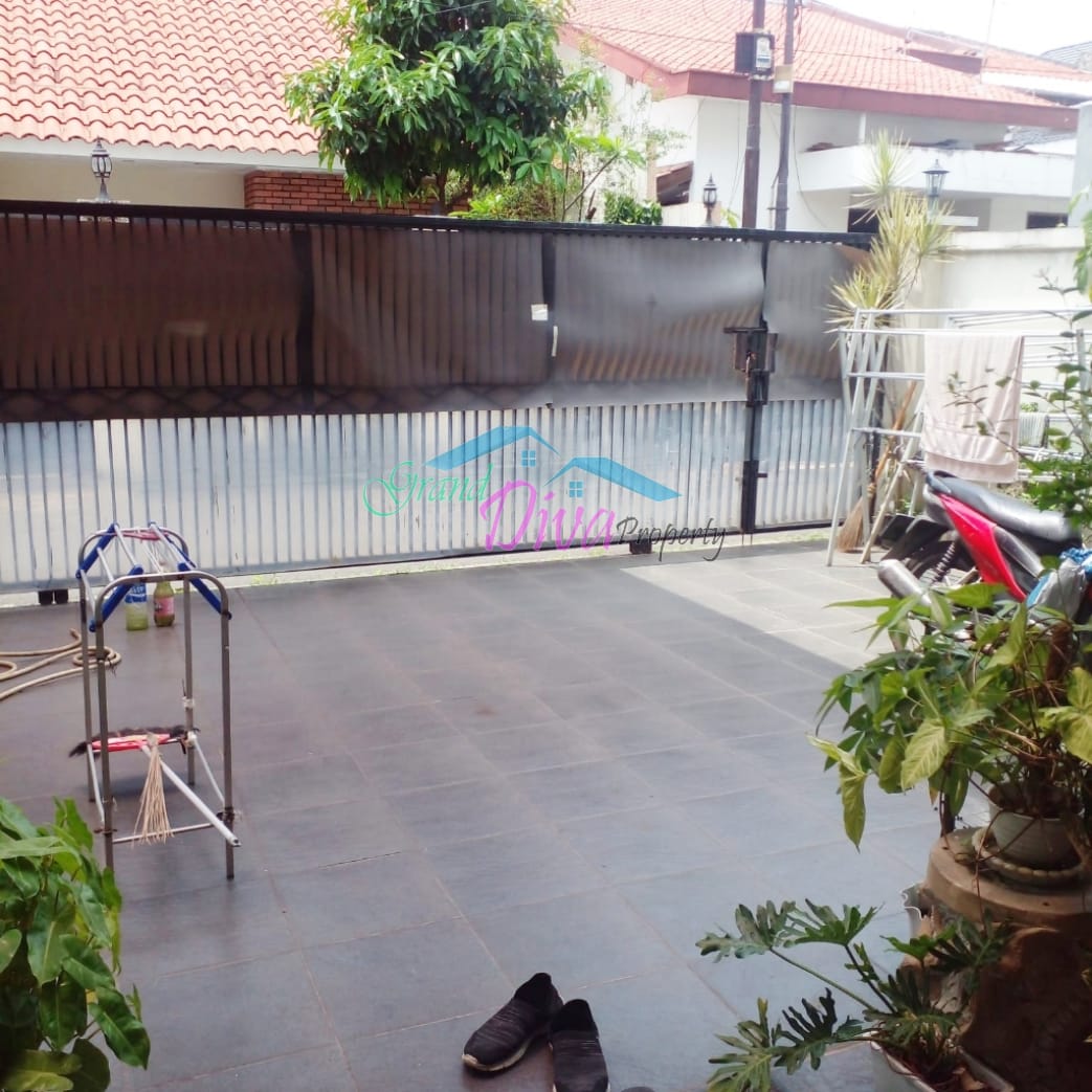 RUMAH + 8 KAMAR KOS-KOSAN DI JAKARTA SELATAN