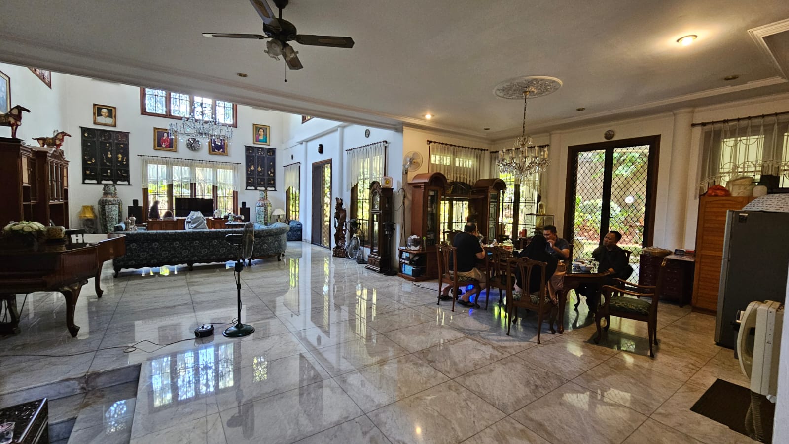 Di jual Rumah 2 Lantai di jalan Lebak bulus, Fatmawati, Jakarta