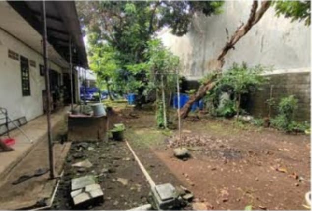 Dijual rumah lama di Pejaten Timur, Pasar Minggu, Jakarta