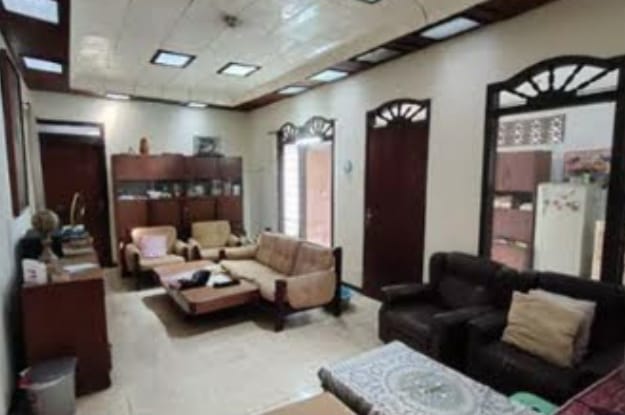 Dijual rumah lama di Pejaten Timur, Pasar Minggu, Jakarta