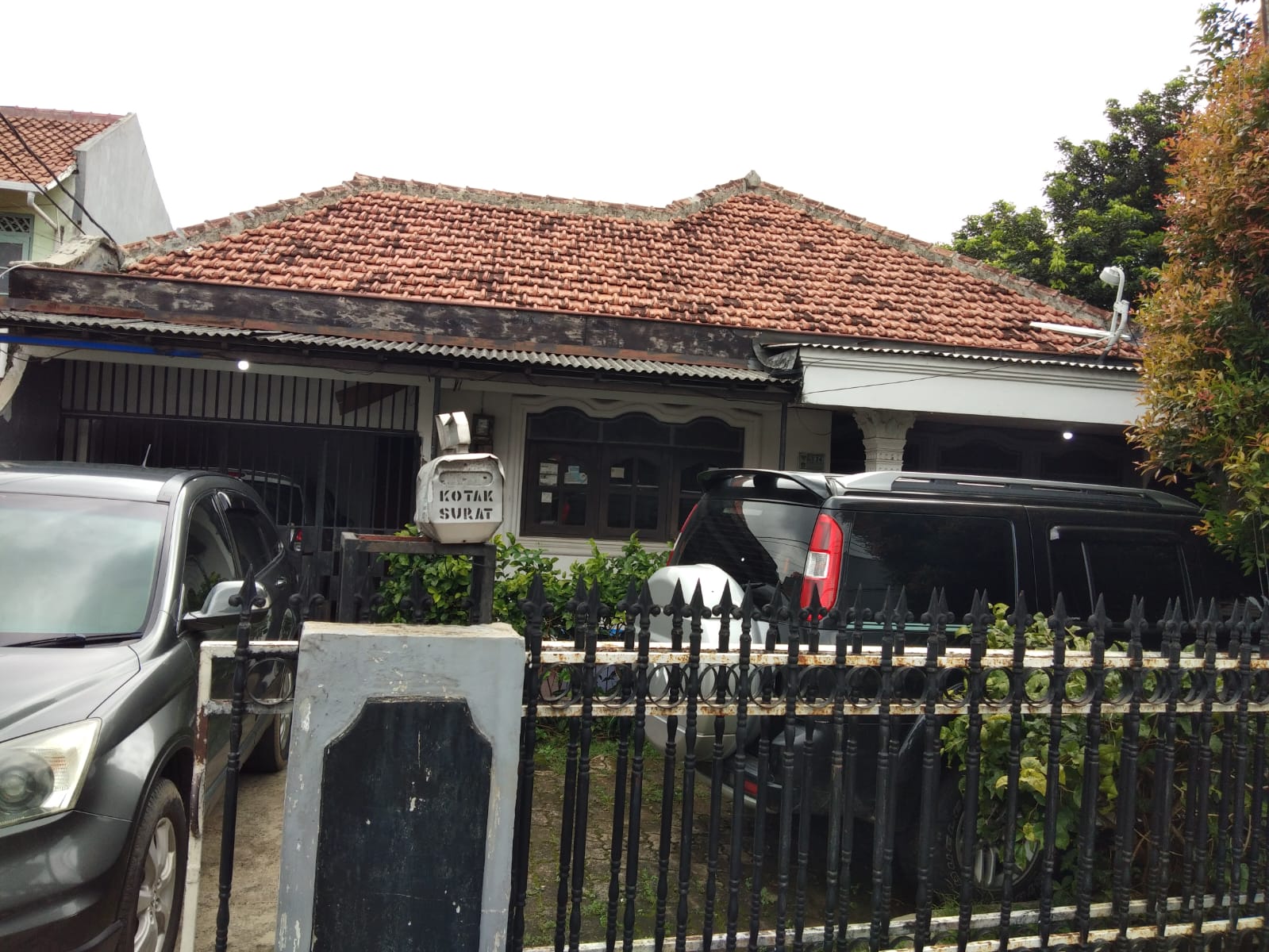 Dijual rumah lama di Pejaten Timur, Pasar Minggu, Jakarta