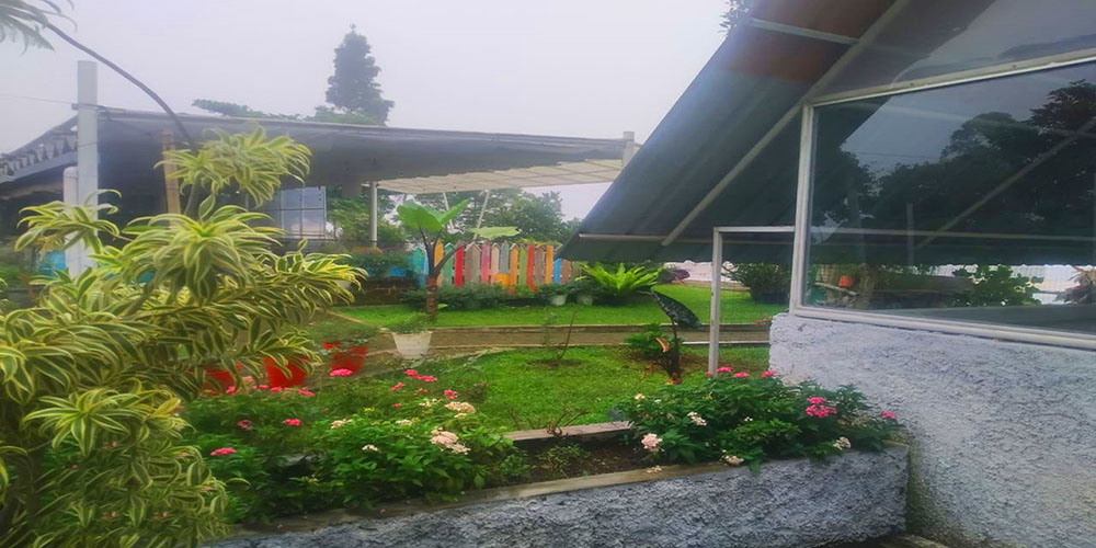 GLAMPING DAN RESTO VIEW SPEKTAKULER DI LEMBANG BANDUNG BARAT