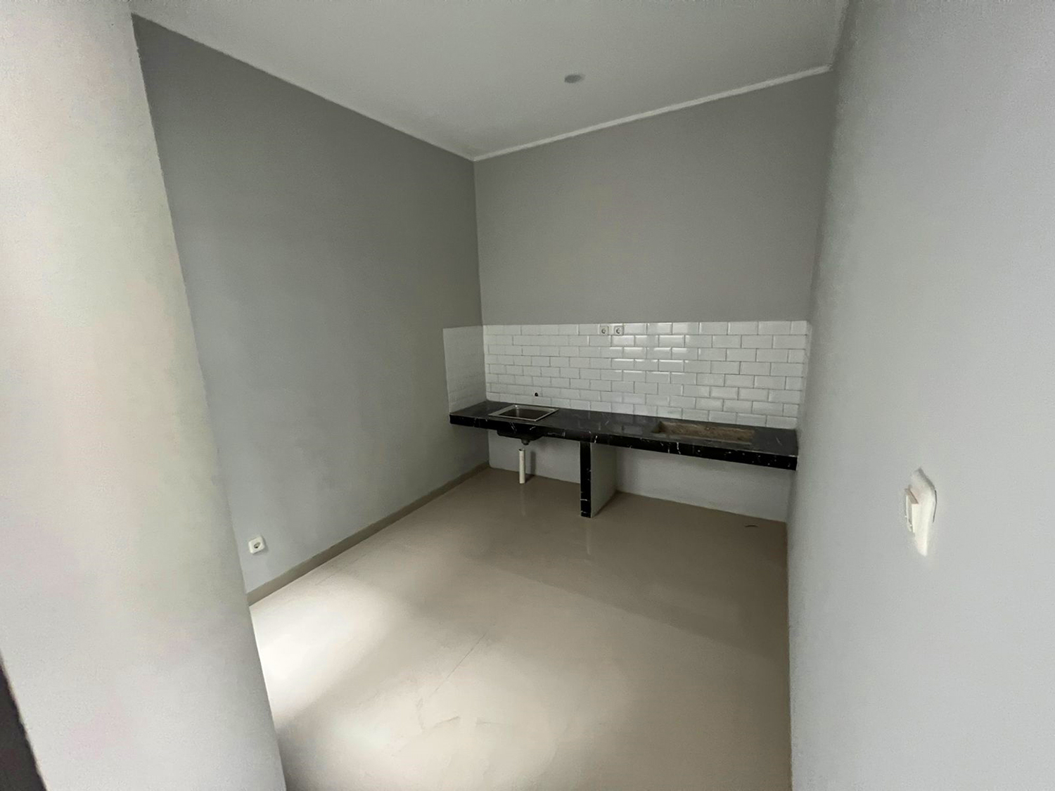 RUMAH GAYA MINIMALIS  DI ANTAPANI BANDUNG
