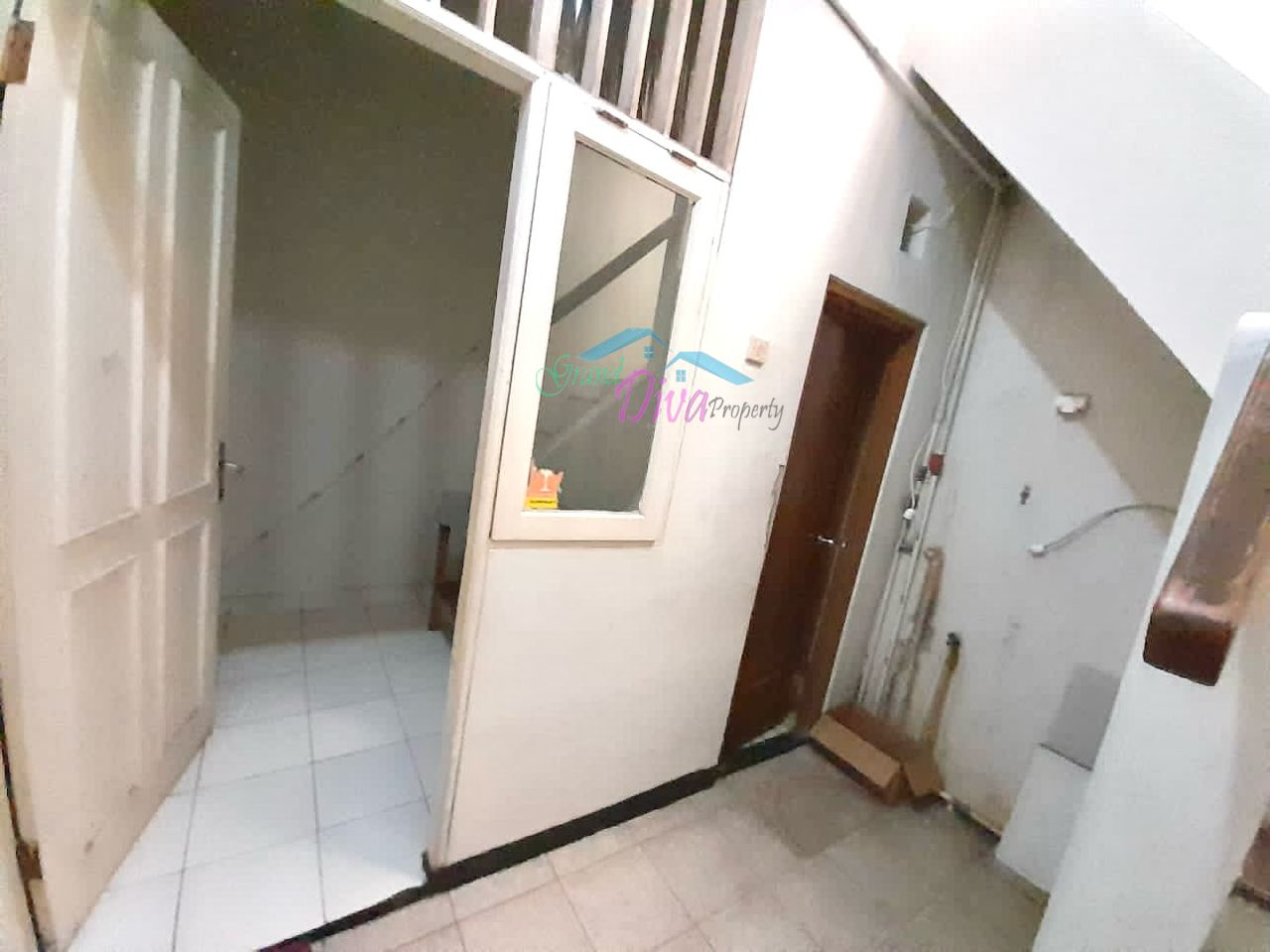 RUMAH DI PERUMAHAN VILLA GALAXY BEKASI