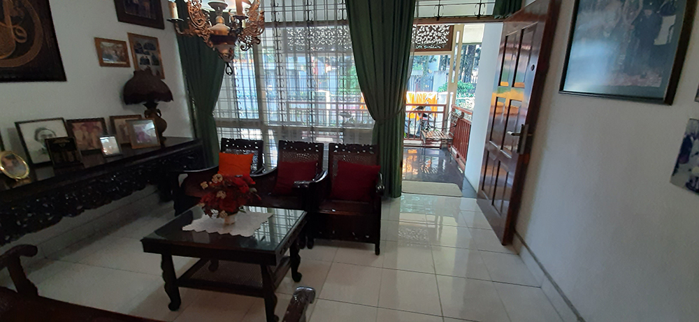 Rumah American Classic Sayap jl. Jend. Sudirman Bandung