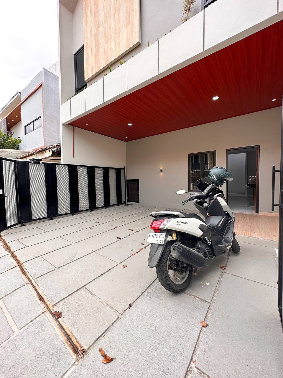 Rumah nyaman dalam kompleks area Cipinang Jakarta Timur