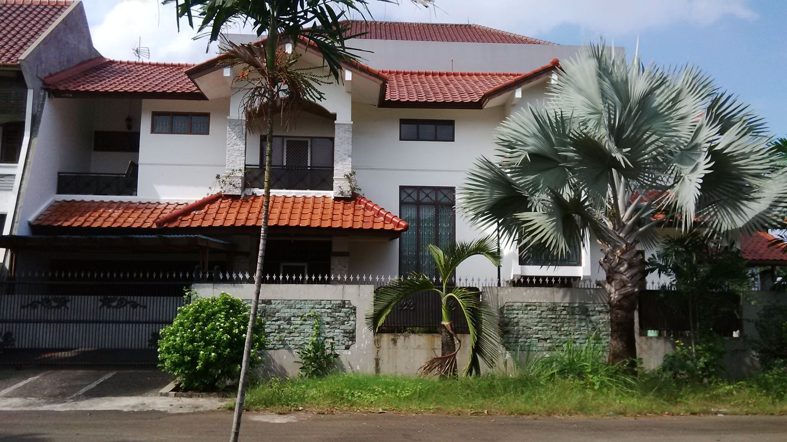 DIJUAL BU rumah lokasi prime DI Permata Buana, Kembangan Utara