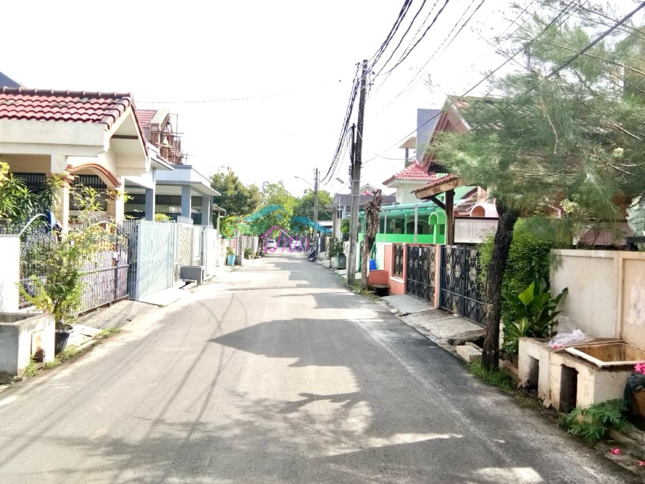 RUMAH DI PERUMAHAN VILLA GALAXY BEKASI