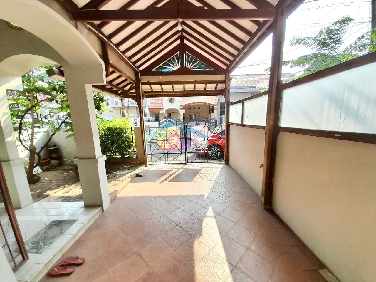 RUMAH DI PERUMAHAN VILLA GALAXY BEKASI