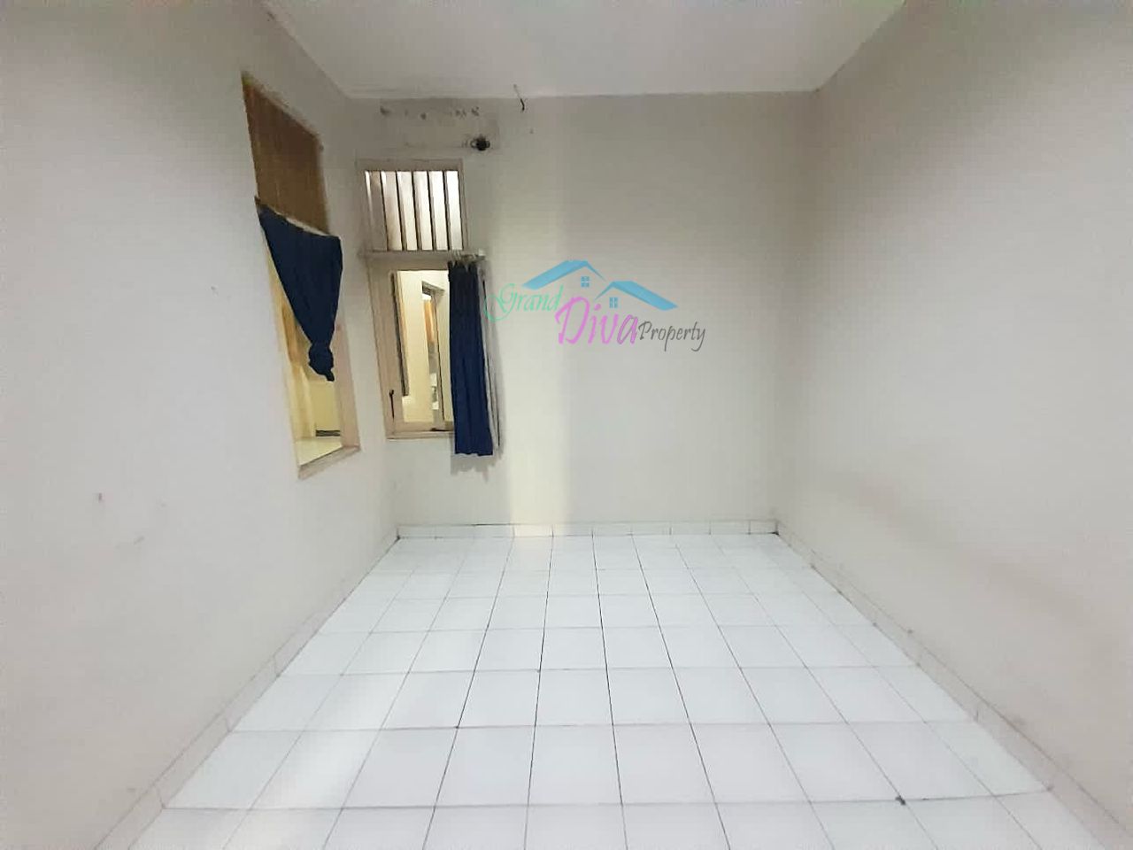 RUMAH DI PERUMAHAN VILLA GALAXY BEKASI