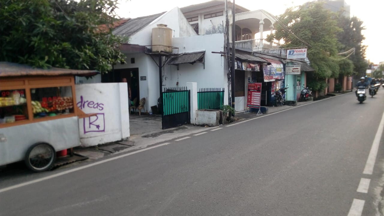 Rumah Lama Dalam Komplek Hook, 100 Meter Ke Jalan Raya Utama Are